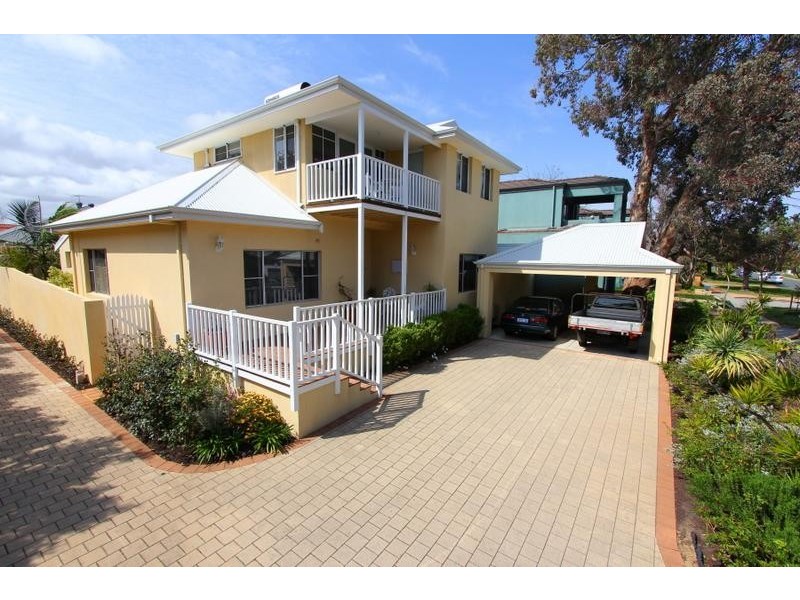 138 Lockhart Street, Como WA 6152