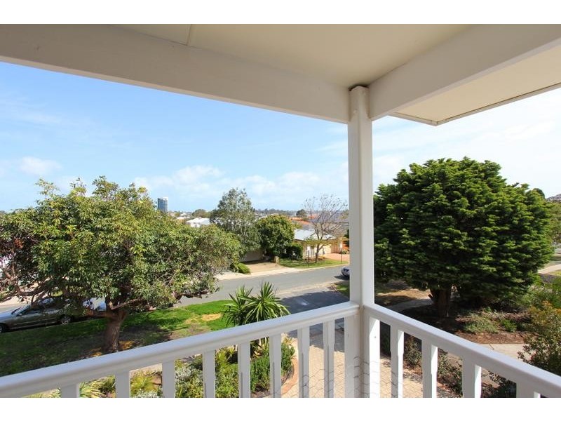 138 Lockhart Street, Como WA 6152