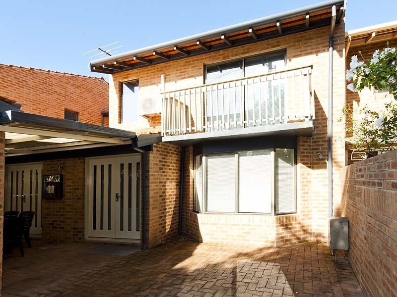 2/144 Labouchere Road, Como WA 6152