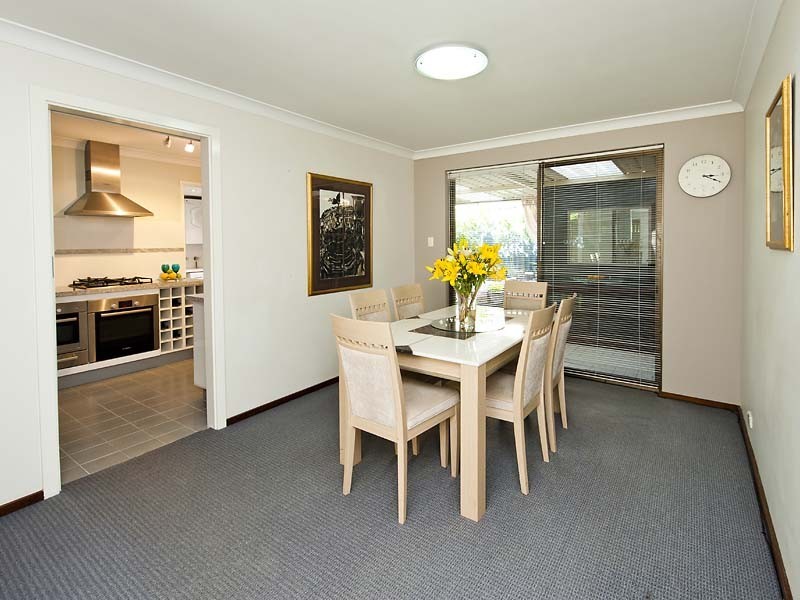 2/144 Labouchere Road, Como WA 6152