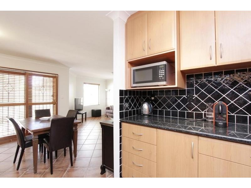 2/61 Elizabeth Street, South Perth WA 6151