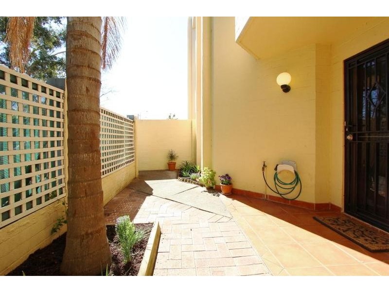 2/61 Elizabeth Street, South Perth WA 6151