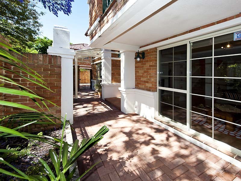 2/7 Riverview Street, South Perth WA 6151