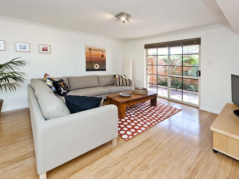 2/7 Riverview Street, South Perth WA 6151