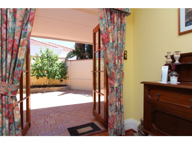 1/165 Canning Highway, South Perth WA 6151
