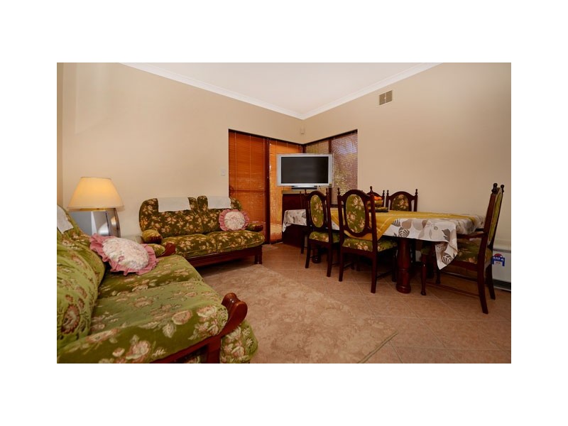 1/162 Melville Parade, Como WA 6152