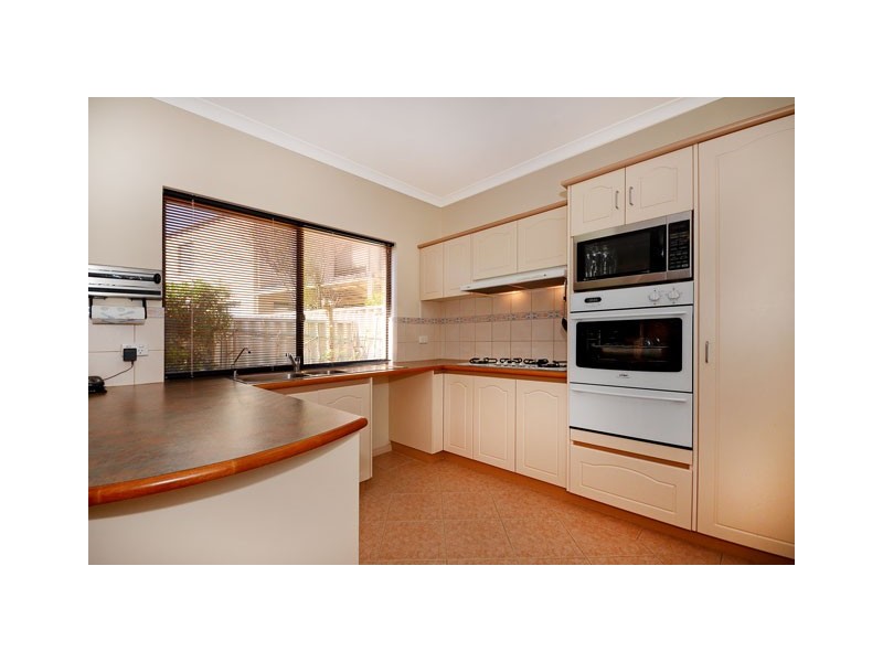 1/162 Melville Parade, Como WA 6152