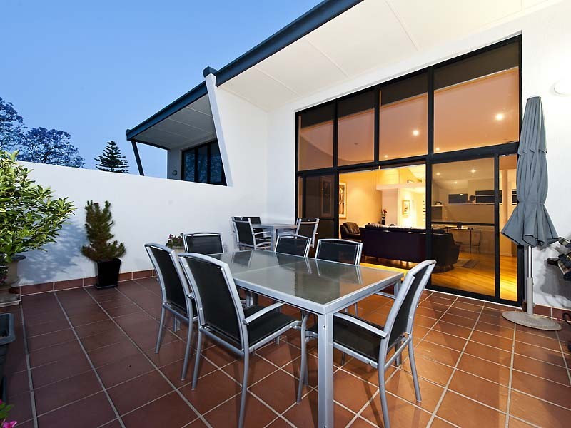 20 Swan Street, South Perth WA 6151