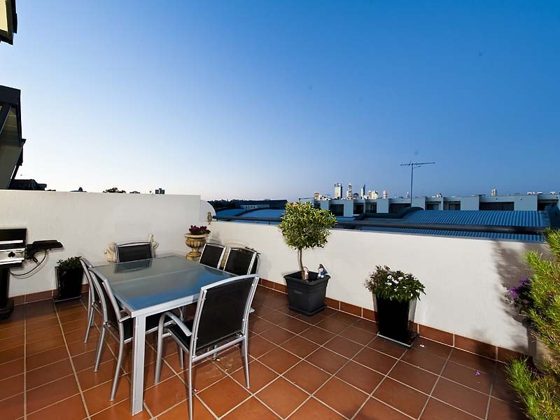 20 Swan Street, South Perth WA 6151