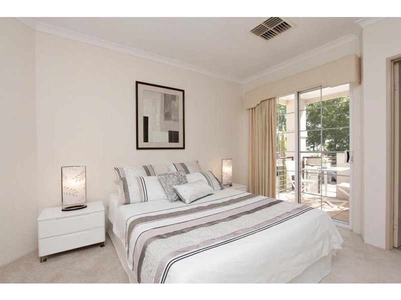 2/20 Stone Street, South Perth WA 6151