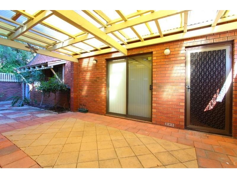 1/148 Coode Street, Como WA 6152
