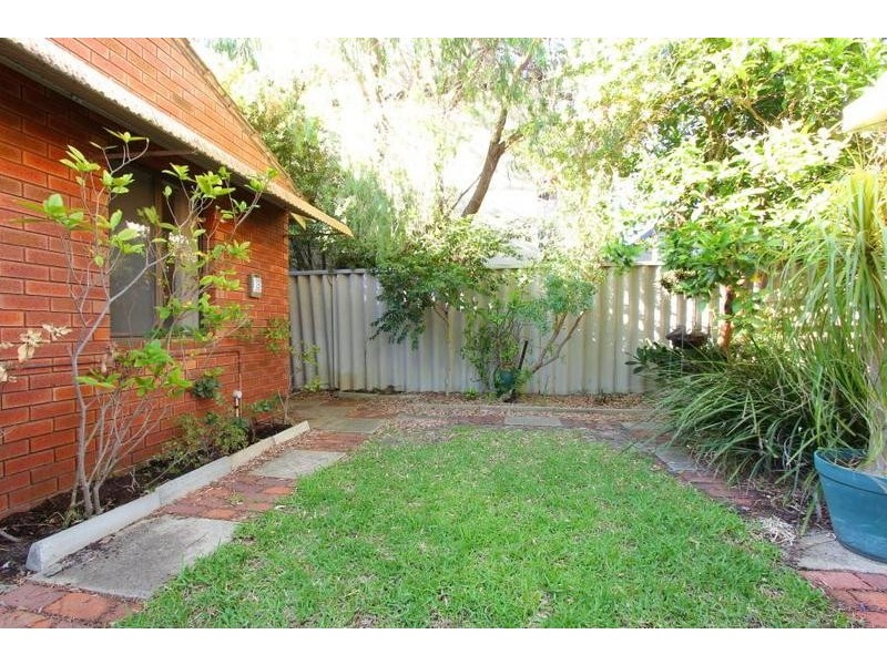 1/148 Coode Street, Como WA 6152