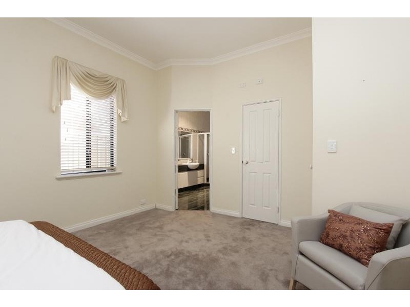 63 Conochie Crescent, Manning WA 6152