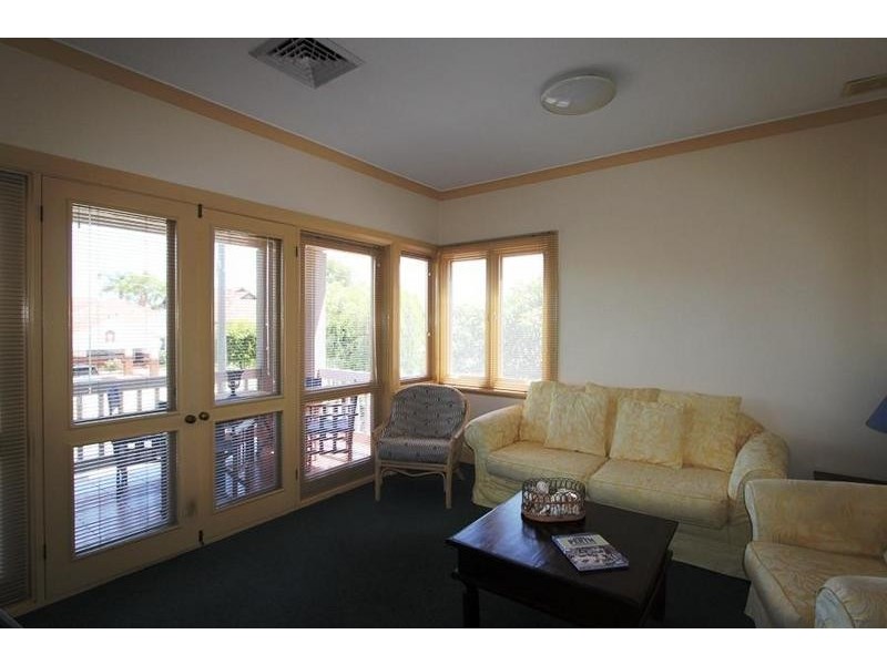 31 Fourth Avenue, Kensington WA 6151