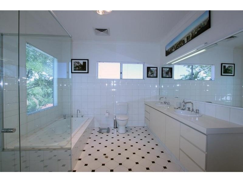 31 Fourth Avenue, Kensington WA 6151