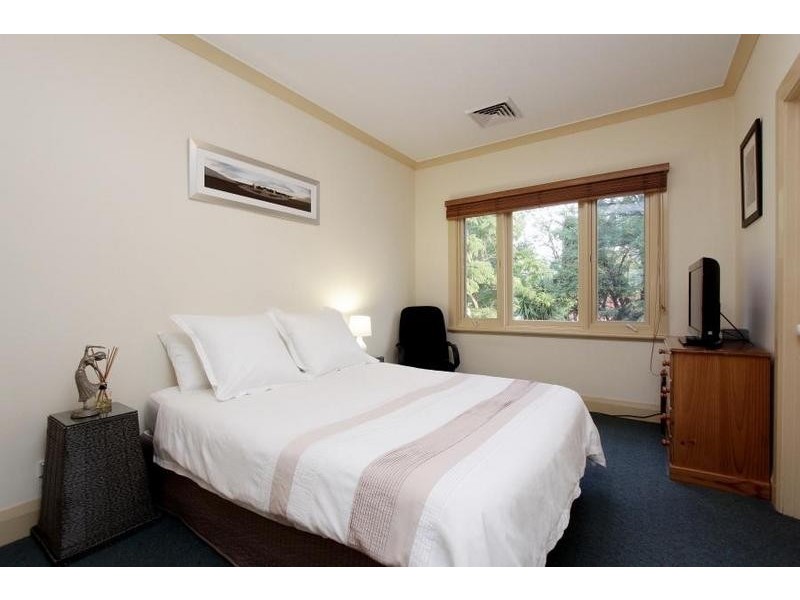 31 Fourth Avenue, Kensington WA 6151