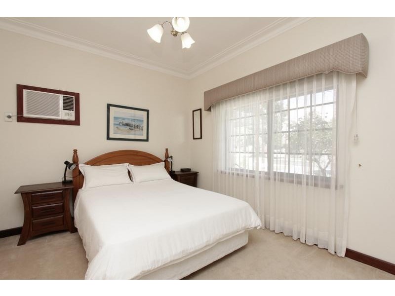 51 Hobbs Avenue, Como WA 6152