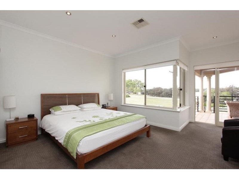 39 Zenith Street, Shelley WA 6148