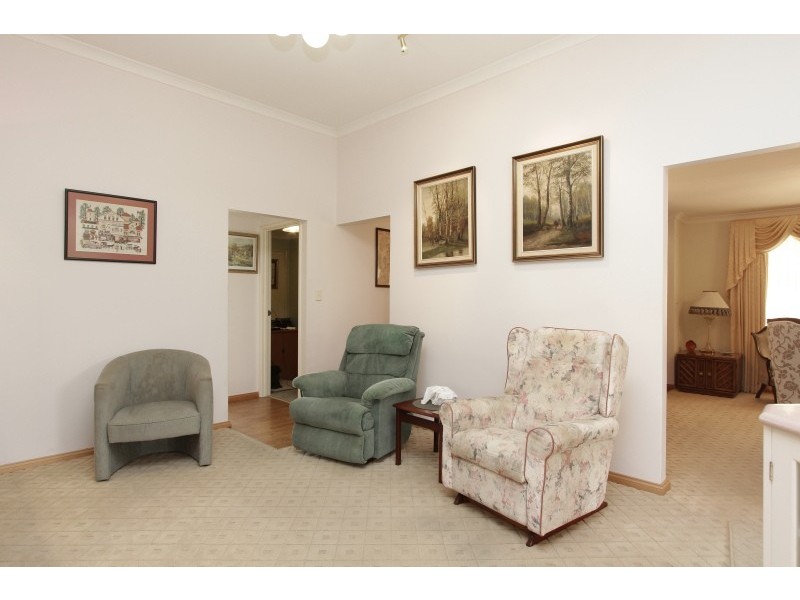 2/71 Henley Street, Manning WA 6152