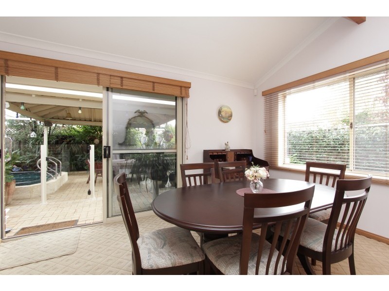 2/71 Henley Street, Manning WA 6152