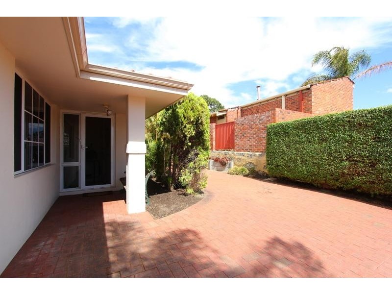 2/37 Robert Street, Como WA 6152