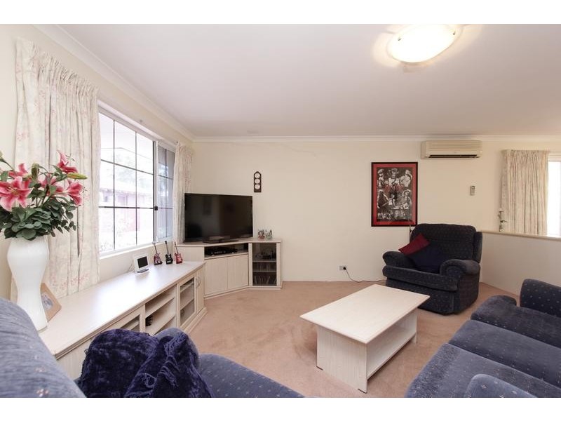 2/37 Robert Street, Como WA 6152