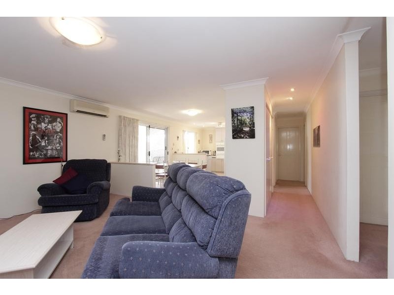 2/37 Robert Street, Como WA 6152