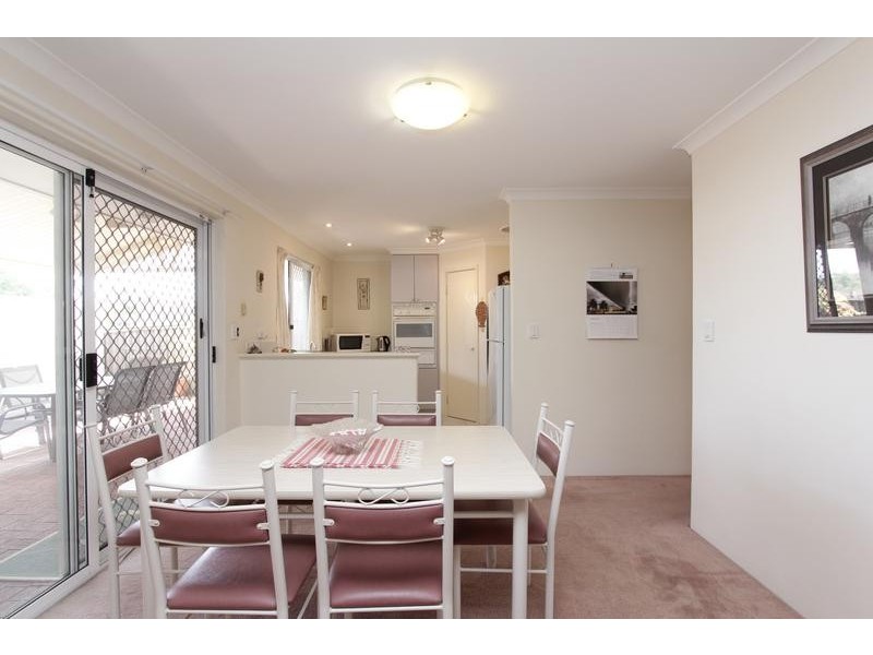 2/37 Robert Street, Como WA 6152