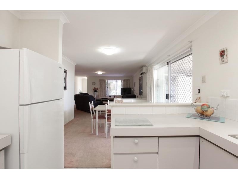 2/37 Robert Street, Como WA 6152