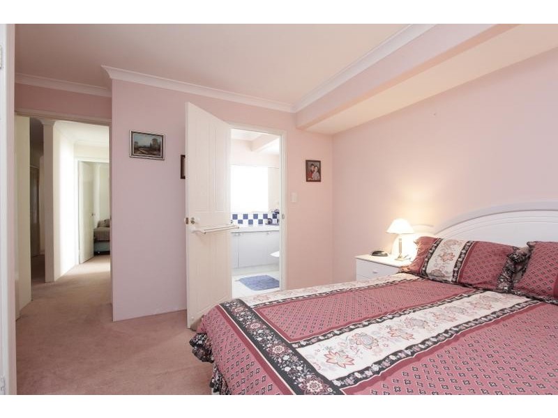2/37 Robert Street, Como WA 6152