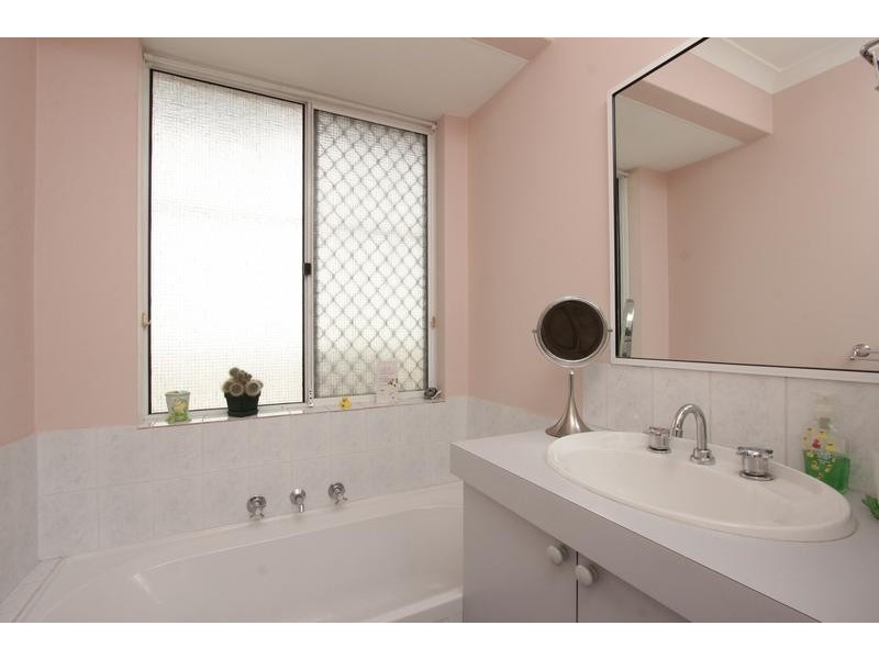 2/37 Robert Street, Como WA 6152