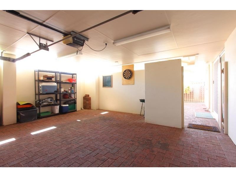 2/37 Robert Street, Como WA 6152