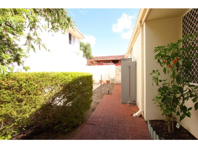 2/37 Robert Street, Como WA 6152