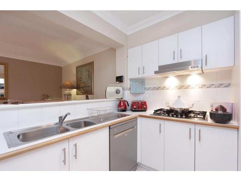 2/104 Labouchere Road, South Perth WA 6151