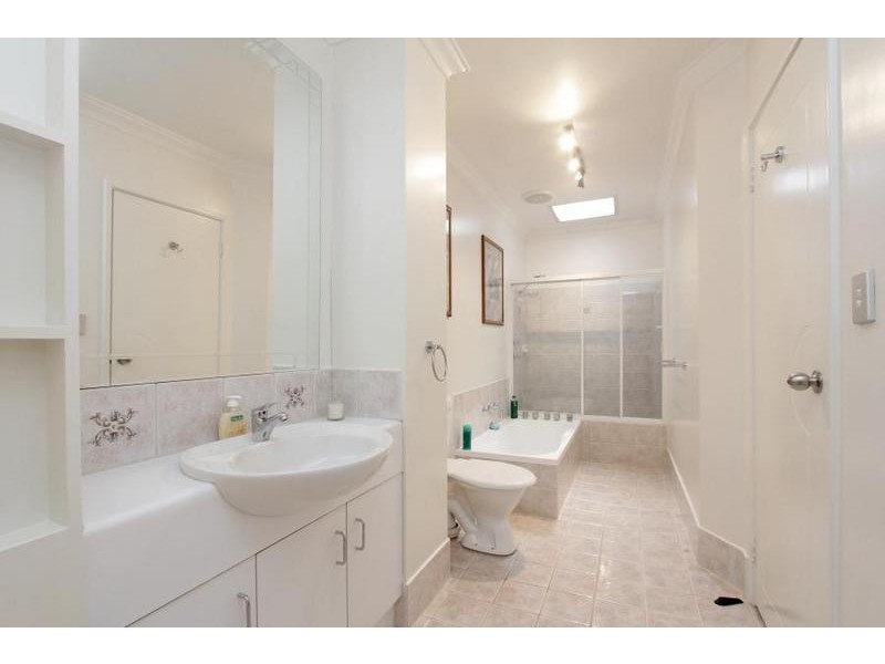 2/104 Labouchere Road, South Perth WA 6151