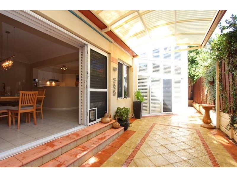 2/104 Labouchere Road, South Perth WA 6151