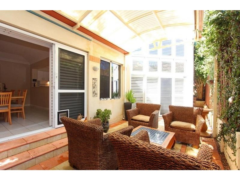 2/104 Labouchere Road, South Perth WA 6151