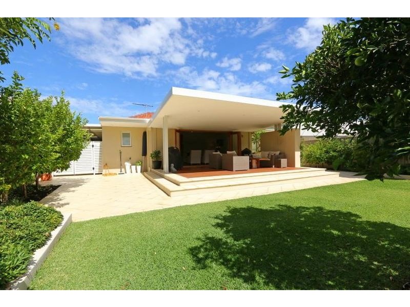 5 Darlot Crescent, South Perth WA 6151