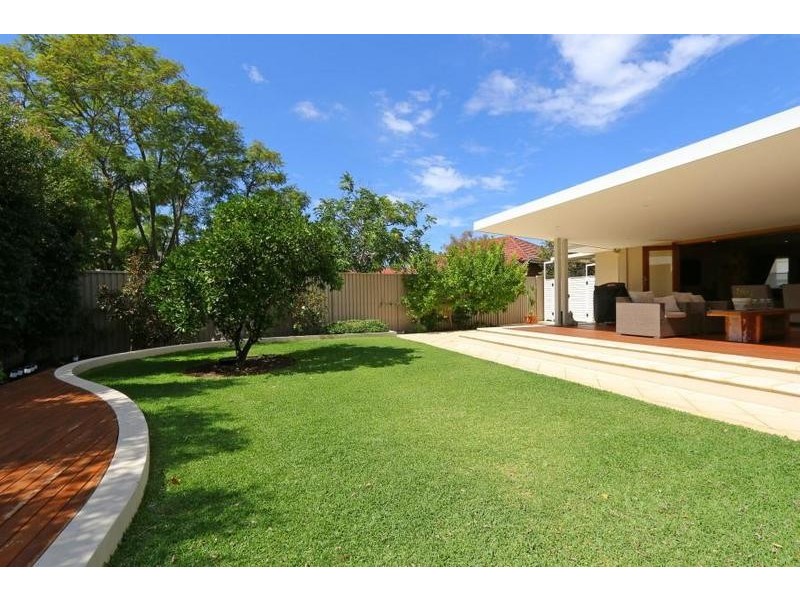 5 Darlot Crescent, South Perth WA 6151