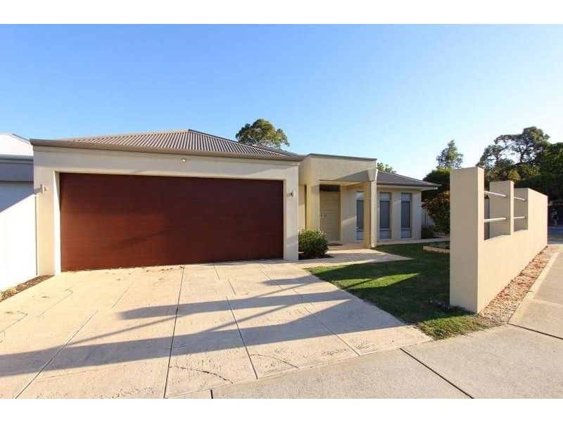 54 Canavan Crescent, Manning WA 6152