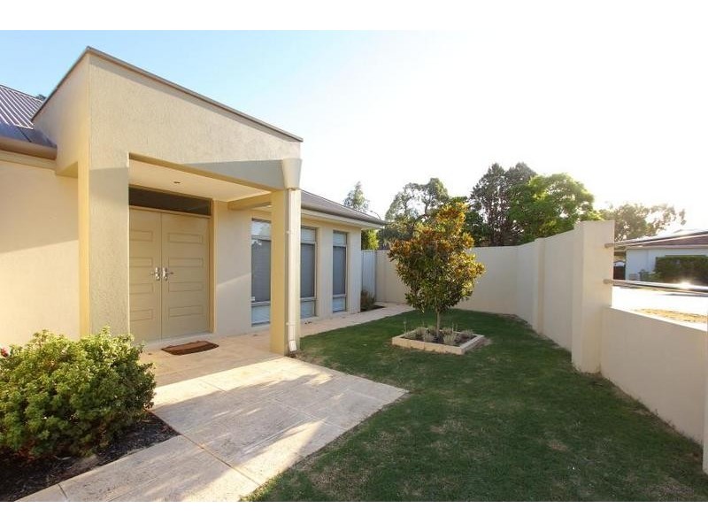 54 Canavan Crescent, Manning WA 6152