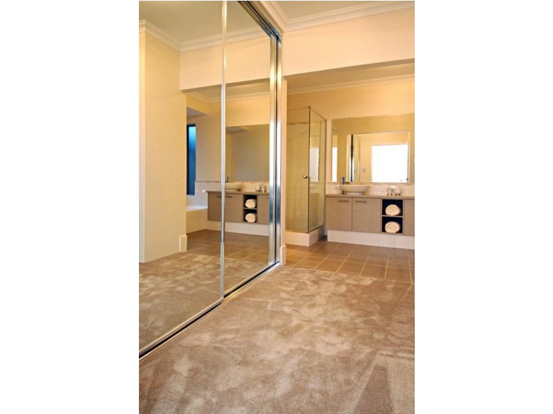 54 Canavan Crescent, Manning WA 6152