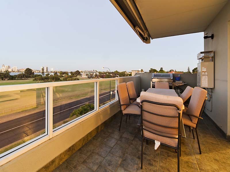 15/219 Mill Point Road, South Perth WA 6151