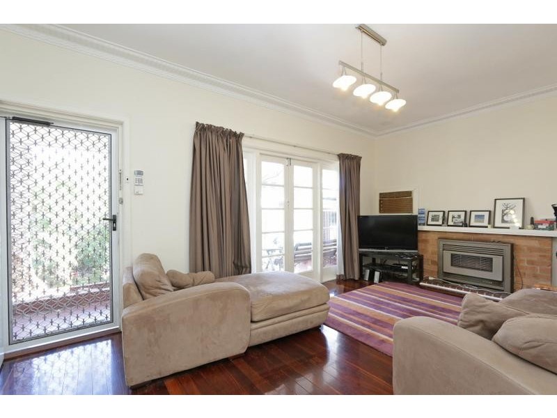 4 Clinton Avenue, St James WA 6102