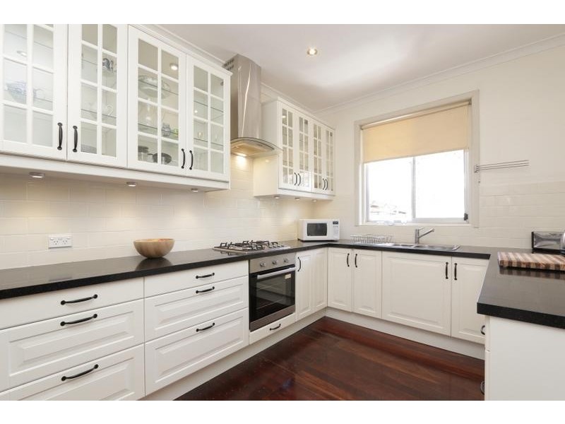 4 Clinton Avenue, St James WA 6102