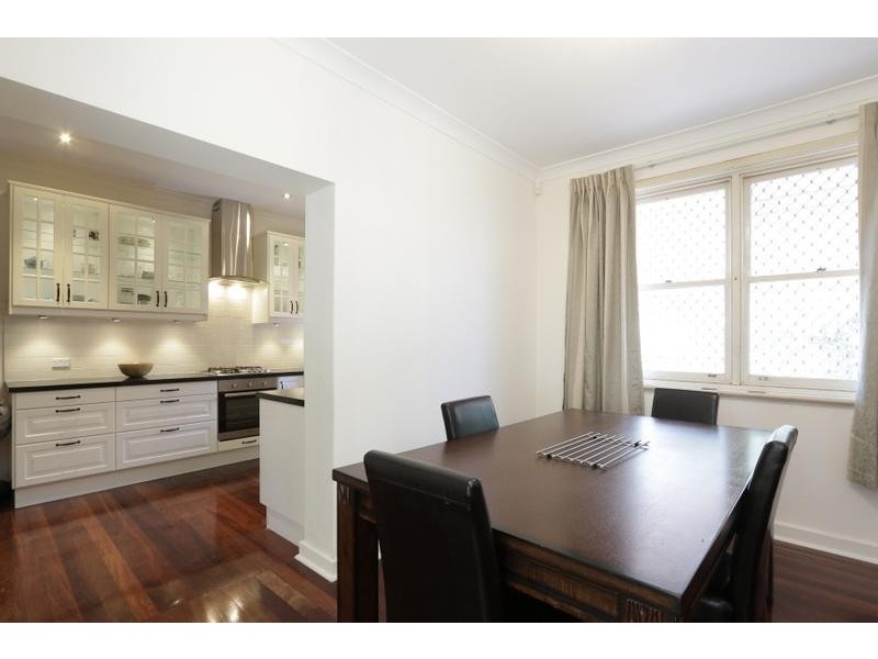 4 Clinton Avenue, St James WA 6102