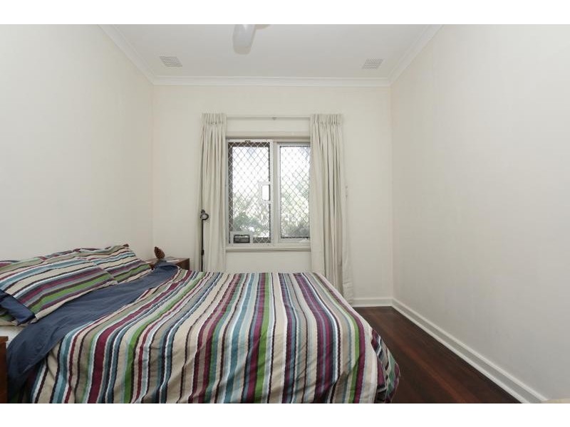 4 Clinton Avenue, St James WA 6102
