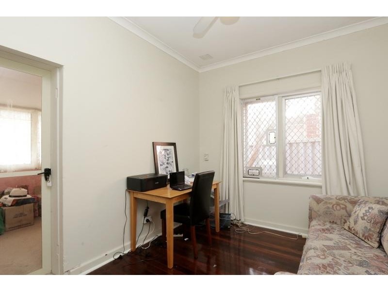 4 Clinton Avenue, St James WA 6102