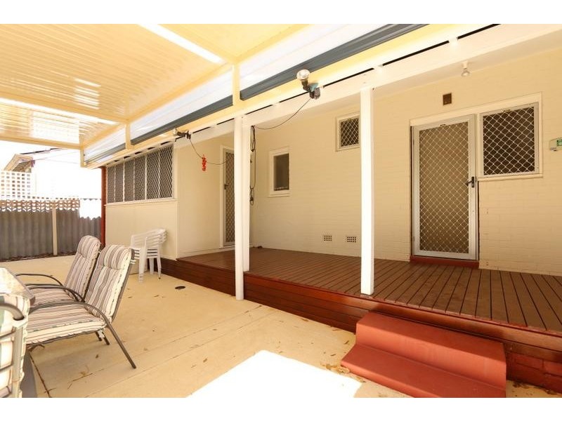 4 Clinton Avenue, St James WA 6102