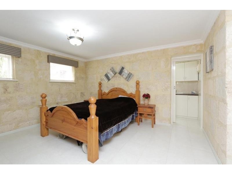 43 Monash Avenue, Como WA 6152